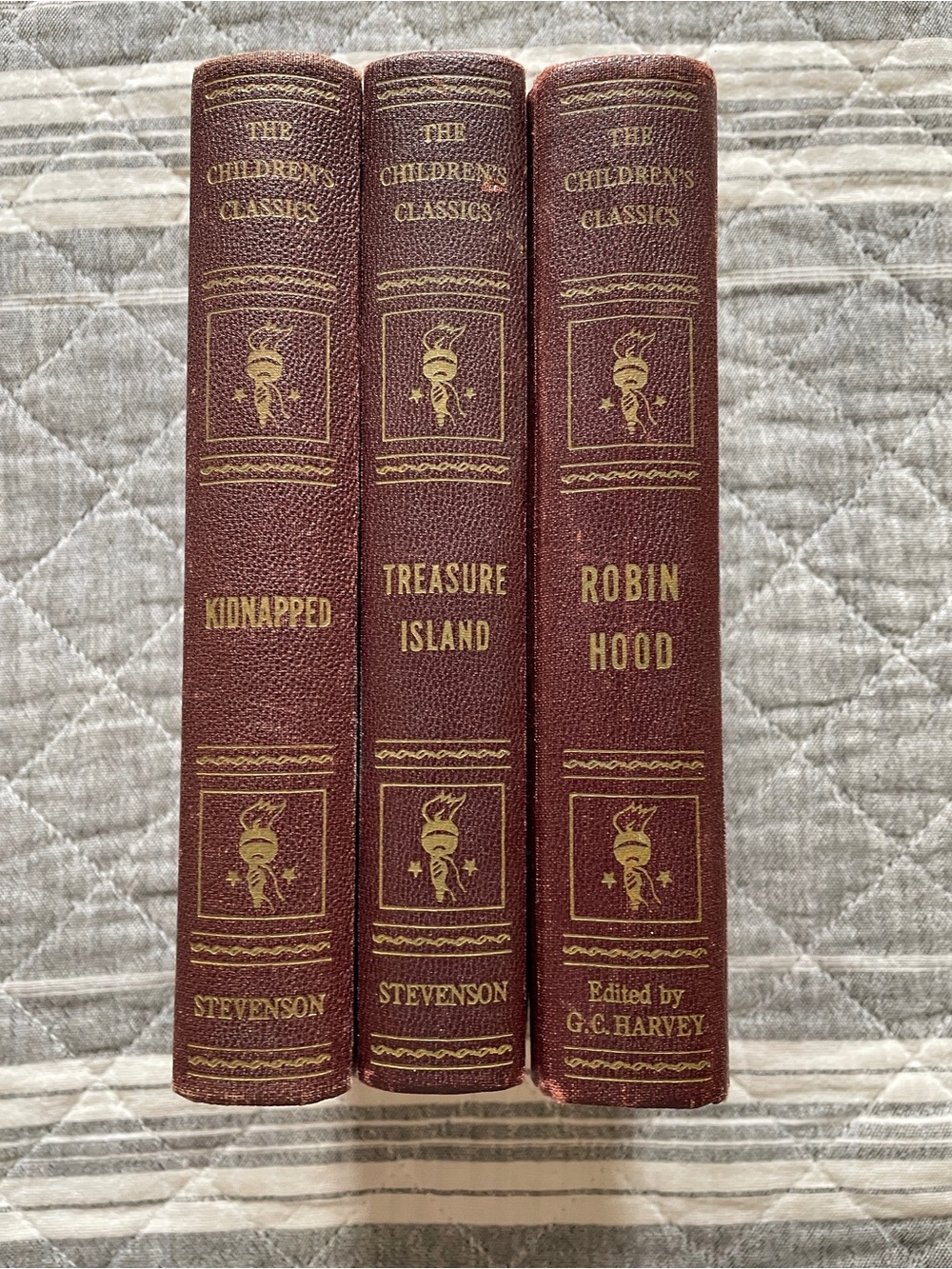 Children’s Classic Book Set: Treasure Island, Robin Hood & Kidnapped
